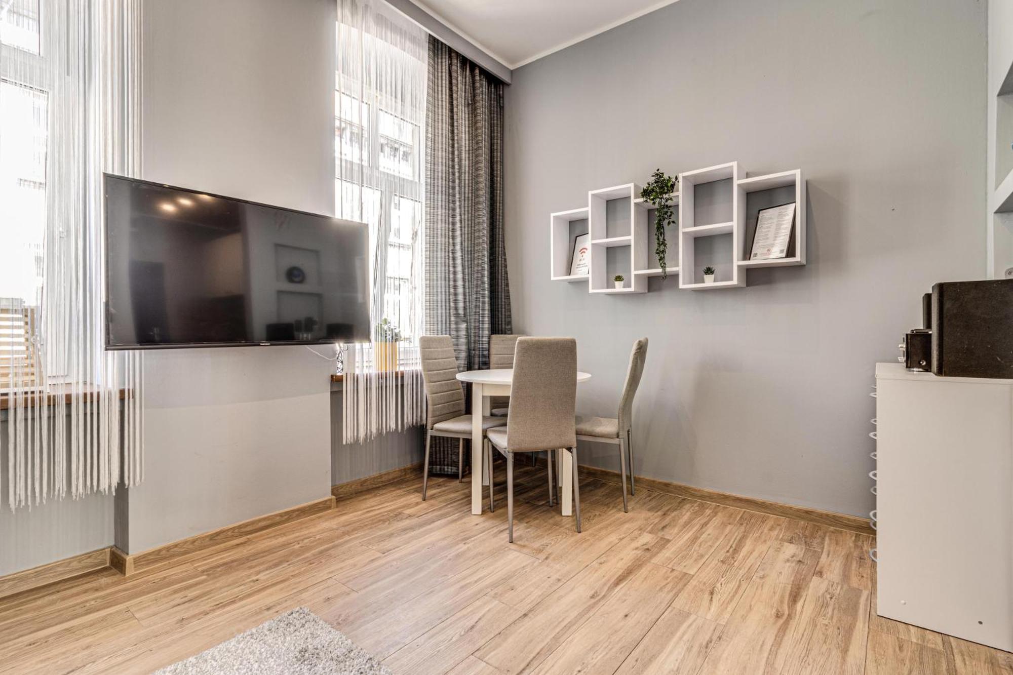 Rentplanet - Kniaziewicza Apartment